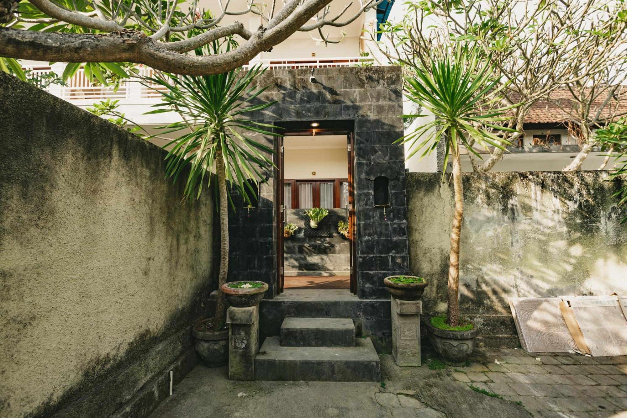 Happy Devi Guesthouse Canggu  Luaran gambar